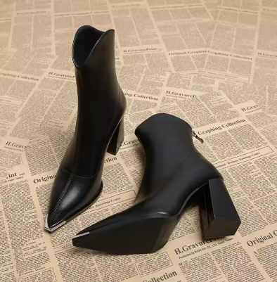 VERA| BOTINES DE TACÓN CUADRADO