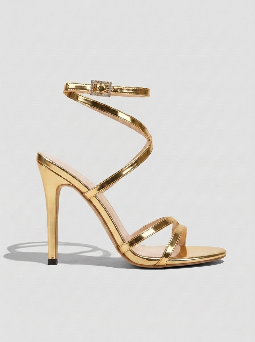 TACÓN CHLOÉ | STILETTO DE CHAROL CON TIRA AL TOBILLO
