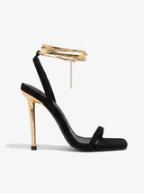 GRACE | STILETTO CON CADENA DORADA AL TOBILLO